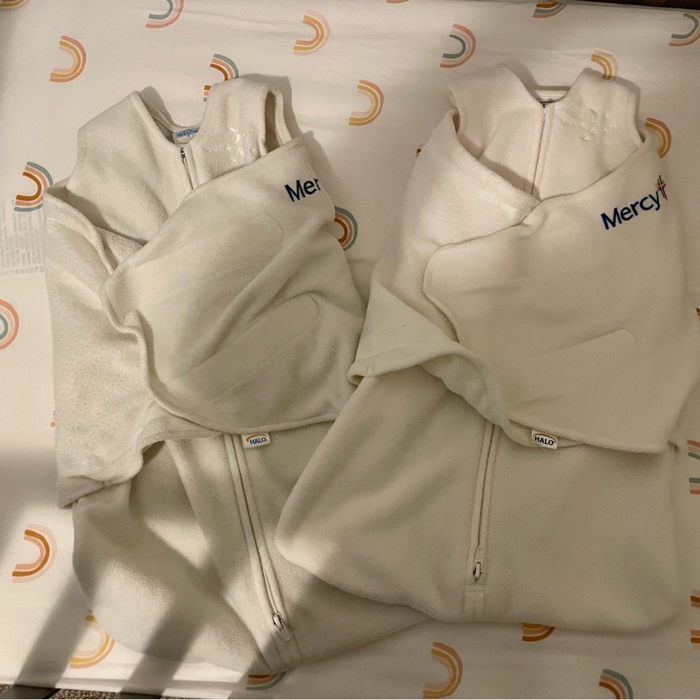 Bundle of 2 newborn halo fleece swaddles